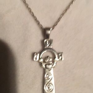 Cross Claddagh Newgrange sterling 925 Ireland